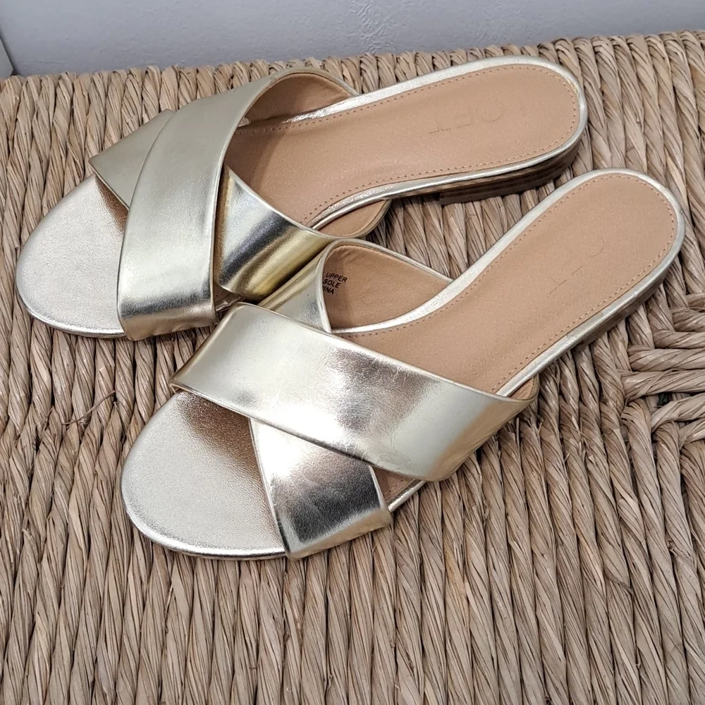 Loft metallic gold size 6 flats